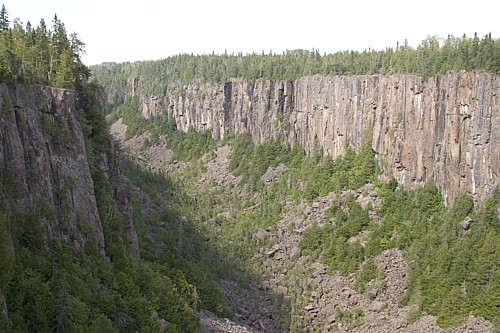 correctly exposed (1/200 @ f/8)